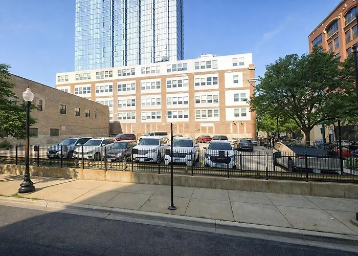 Spacious 5br Luxury Perfect For Groups With Gym Access And Optional Parking Near Mccormick Place, Grant Park And Soldier Field * Chicago
