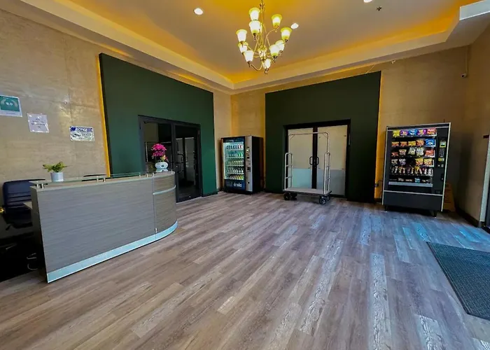 Spacious 5br Luxury Perfect For Groups With Gym Access And Optional Parking Near Mccormick Place, Grant Park And Soldier Field