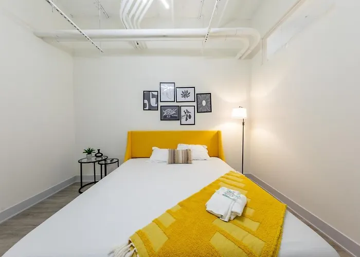 Spacious 5br Luxury Perfect For Groups With Gym Access And Optional Parking Near Mccormick Place, Grant Park And Soldier Field Apartment Chicago