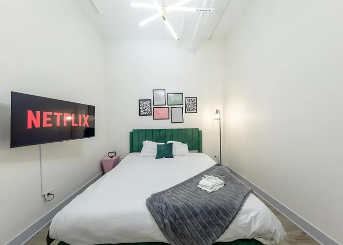 Apartment Spacious 5br Luxury Perfect For Groups With Gym Access And Optional Parking Near Mccormick Place, Grant Park And Soldier Field Chicago