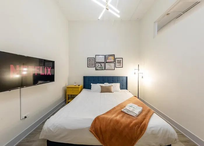 Apartment Spacious 5br Luxury Perfect For Groups With Gym Access And Optional Parking Near Mccormick Place, Grant Park And Soldier Field Chicago
