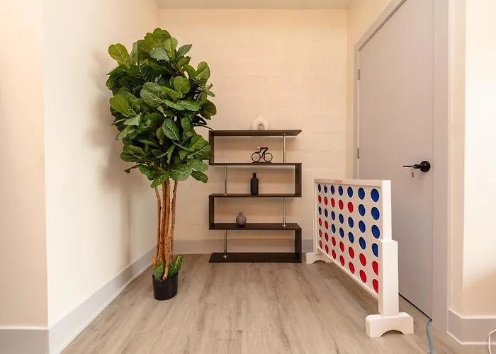 Spacious 5br Luxury Perfect For Groups With Gym Access And Optional Parking Near Mccormick Place, Grant Park And Soldier Field Apartment Chicago