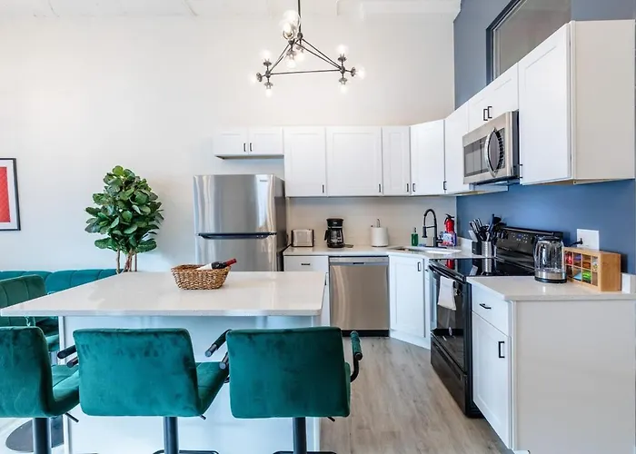 Apartment Spacious 5br Luxury Perfect For Groups With Gym Access And Optional Parking Near Mccormick Place, Grant Park And Soldier Field Chicago